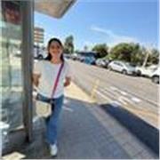 Srta con mucho carisma, autodidactica amable. Con mucha paciencia