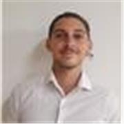 Profesor de educación física con varios años de experiencia en diversas actividades deportivas y de salud.