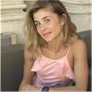 Laureata in Scienze delle attività motorie preventive e adattata, offre lezioni a qualsiasi fascia di età, dai bambini in età evolutiva, adolescenti, adulti e anziani