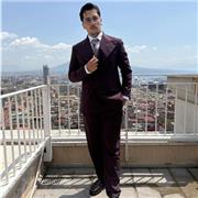 Laureato magistrale in lettere e insegnante universitario, offro lezioni in materie umanistiche