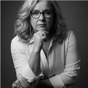 Profesora de Lengua Castellana y Literatura. Graduada en Educación y con conocimientos de psicología de las edades