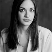 Ciao! sono una ragazza neolaureata che offre lezioni di inglese, francese e spagnolo a persone di tutte le età!! Inoltre, sono madrelingua italiana quindi offro lezioni di italiano per stranieri. Il mio metodo di lavoro si basa sul creare un rapporto di b