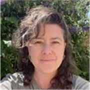 Native English speaker. I can support students with grammar, speaking, listening, writing + formal document & essay writing