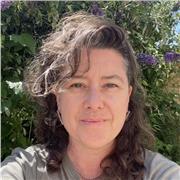 Native English speaker. I can support students with grammar, speaking, listening, writing + formal document & essay writing