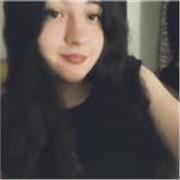 Alumna especializada en matemáticas para ayudar a los niños 