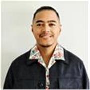 Multilingual English teacher, new to teaching online. I help beginners gain confidence while making learning fun and clear. 👌🏽