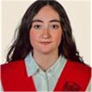 Estudiante universitaria con nivel avanzado de inglés C1 y experiencia trabajando con niños. 