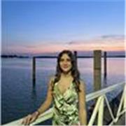 Studentessa al terzo anno di giurisprudenza, diplomata al liceo linguistico 