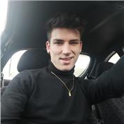 Profesor a la par que estudiante especializado en el área del Marketing, pero disponible para clases de cualquier asignatura. Soy un chico joven con muy buen rollo y que le encanta enseñar 😁