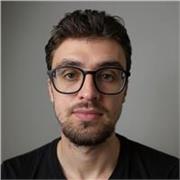 Prof à distance donne des cours d'informatique, du binaire au développement web. Monter un projet de A à Z avec les bons outils