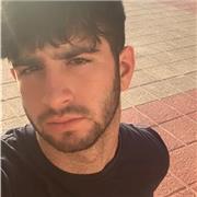 Estudiante de ADE, con bachillerato y gran capacidad comunicativa