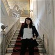 Laureata magistrale con 110 e lode in lingue all'università l'Orientale impartisce lezioni di giapponese per ogni livello