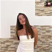 Imparto clases particulares de todas las asignaturas y me adapto a diferentes niveles. Soy estudiante de filología hispánica de 3.er año. Hablo castellano, euskera, inglés y francés