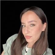 Hai difficoltà a fare i compiti da solo e preferisci farti aiutare da qualcuno? Hai trovato la persona giusta che fa per te!