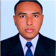 Profesor de informática básica y avanzada con título en ingeniería de sistemas