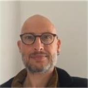  Native English teacher with 5+ years of experience and a teaching certificate, specialising in exam preparation (FCE, CAE, etc.)