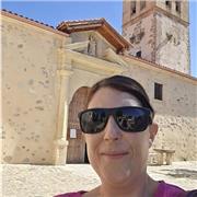 Maestra especialista en dificultades de aprendizaje da clases desde infantil hasta 2 ESO