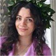Studentessa laureata impartisce lezioni di lingua italiana per medie e superiori