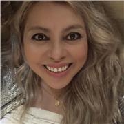 maestra a alumnos y profesionistas en periodismo y radio