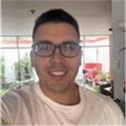 Profesor de futbol apto para todas las edades y niveles 