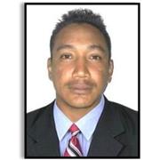 Profesor de educación física imparte niño de toda clases de edades