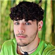 Me defino como un entrenador dinámico, cercano y multidisciplinar, con formación en Ciencias de la Actividad Física y el Deporte 