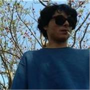 Laureato in Violino ed esperto nella didattica e nei metodi educativi impartisce lezioni private di Violino