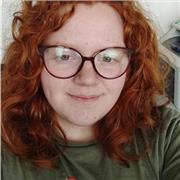 Je suis une jeune étudiante qui cherche à aider les enfants en école primaire afin de pouvoir leur apporter mes connaissances.