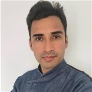Soy cocinero profesional, tengo 21 años de experiencia en España y el extranjero. Doy clases on line y presenciales
