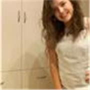 Profesora de inglés dicta clases para todos los niveles