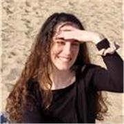 Profesora de español y catalán certificada para dar clases a alumnos desde los 12 años en adelante de todas las nacionalidades.