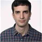 docente di inglese non laureato impartisce lezioni di dialogo lettura e attività in inglese parlato