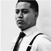 Profesor de Lengua imparte clases y refuerzos a estudiantes de primaria y secundaria