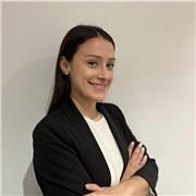 Profesora titulada en Derecho y con experiencia imparte clases a alumnos de todas las edades de asignaturas del área de letras.