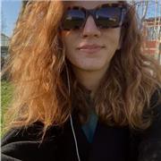 Insegnante di disegno, laureata in fumetto e illustrazione