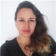 Profesora de ingles de estudiantes de preescolar a 5 de primaria