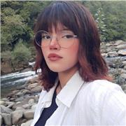 Docente di inglese impartisce lezioni di inglese per i studenti della primaria, media e liceo