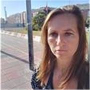 Doy clases de Inglés. Soy Américana. Puedo mejorar comunicación en Inglés todo niveles. Práctica es muy importante
