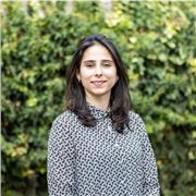 Soy doctora en ciencias mención Neurociencias, graduada en Bioquímica, con B2 de inglés y C1 de alemán.