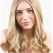 Profesora titulada en arte dramático con más de cinco años de experiencia.