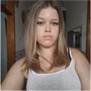 Estudiante con B2 de inglés, experiencia y pasión en artes, nivel básico de italiano y matemáticas 