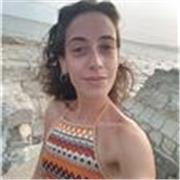 Neolaureata in Scienze e Tecniche Psicologiche, offre lezioni private di Scienze Umane, Italiano e supporto agli studenti. 