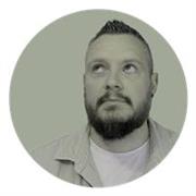 Formateur de plus plus de 10 ans dans le développement web et le graphisme numérique