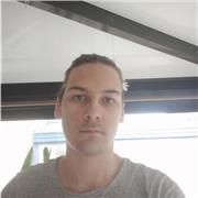 Étudiant donne des cours de soutien (niveau collège)