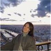 Je m’appelle Liza, je parle bien en anglais du coup j’aimerais bien trouver un job étudiant de nounou pour les familles étrangères