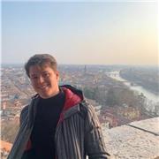 Laureando in Informatica, con doppia maturità Canadese e in Lingue, offre ripetizioni e lezioni private