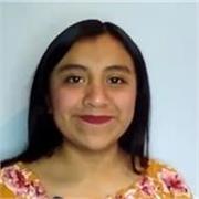 Estudiante de educación media superior imparte clases de regularización de la materia de matemáticas para niños de primaria