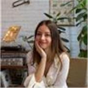 Profesora de psicología para todas las edades. Si eres una persona curiosa y analítica, vamos a conectar muy bien. 