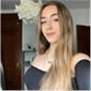 Estudiante de Derecho de 18 años apasionada por la historia, con una buena nota en bachillerato 