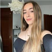Estudiante de Derecho de 18 años apasionada por la historia, con una buena nota en bachillerato